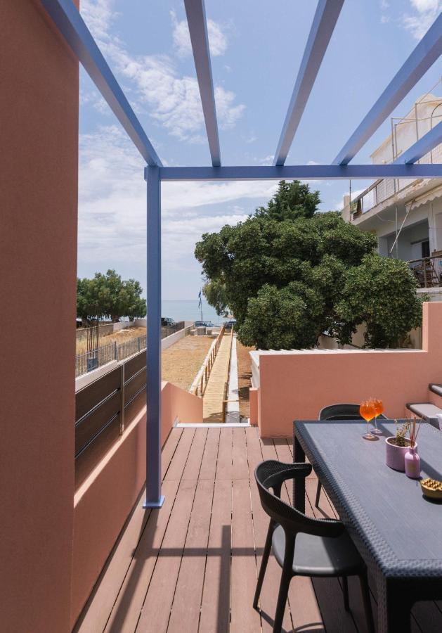 Suites De Luxe Katerina Kokkinos Pirgos Exterior foto